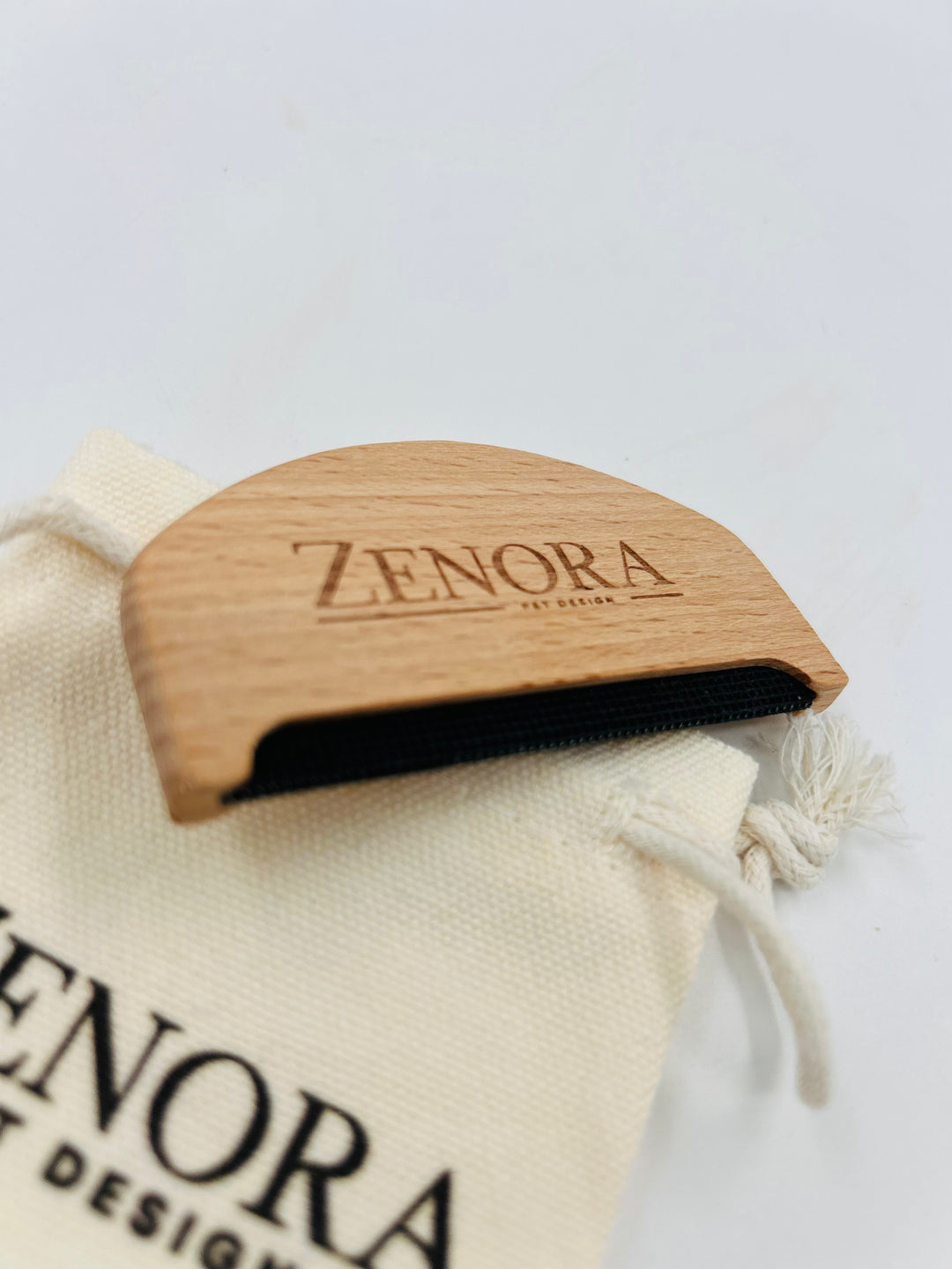 Zenora ECO hårfjerner af træ og lavasten - PupDeluxe.dk